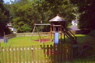 Waldspielplatz - Pension Grnewald